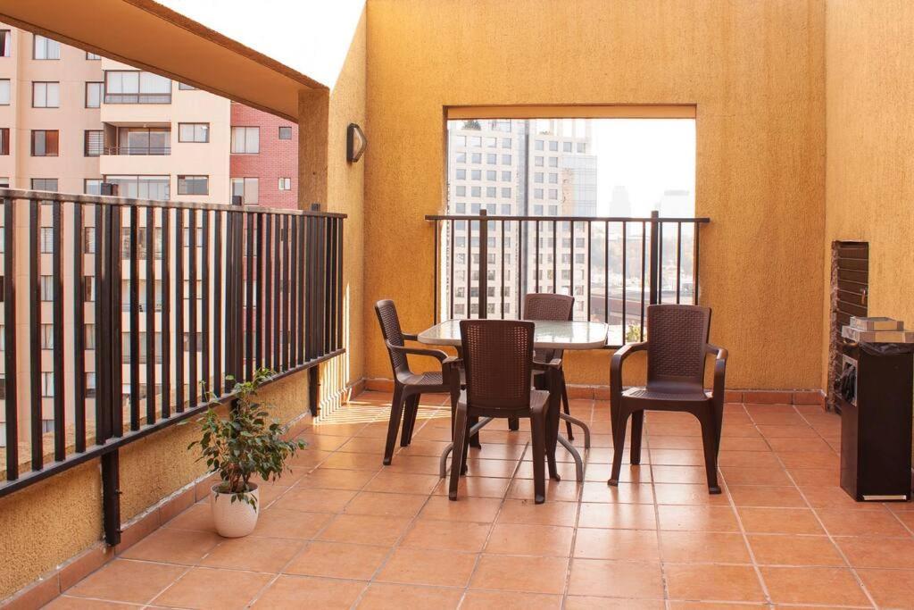 Y Acogedor Dpto Cerca Metro Baquedano 1303 Apartamento Santiago